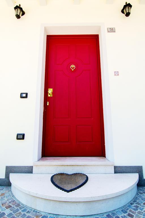 B&B La Porta Rossa โนอาเล ภายนอก รูปภาพ