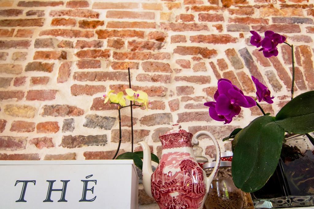 B&B La Porta Rossa โนอาเล ภายนอก รูปภาพ