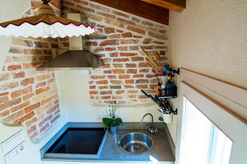 B&B La Porta Rossa โนอาเล ภายนอก รูปภาพ