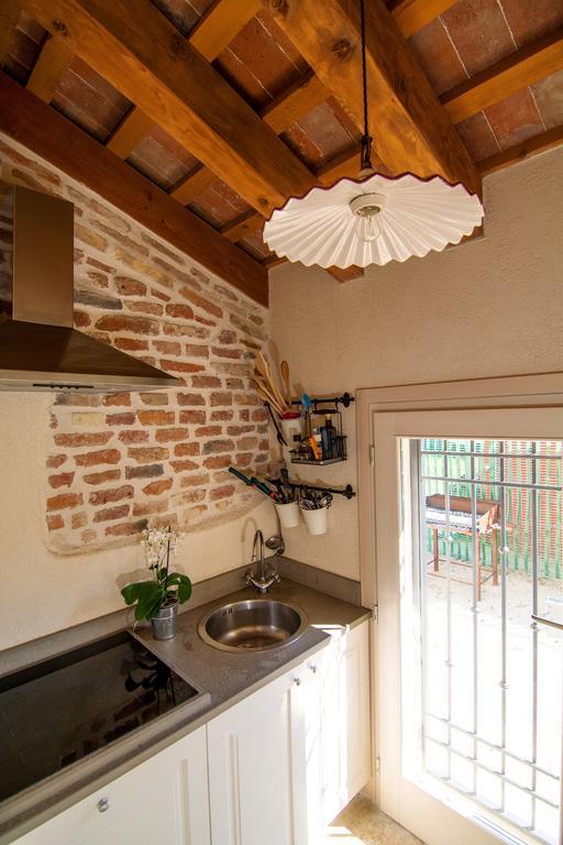 B&B La Porta Rossa โนอาเล ภายนอก รูปภาพ
